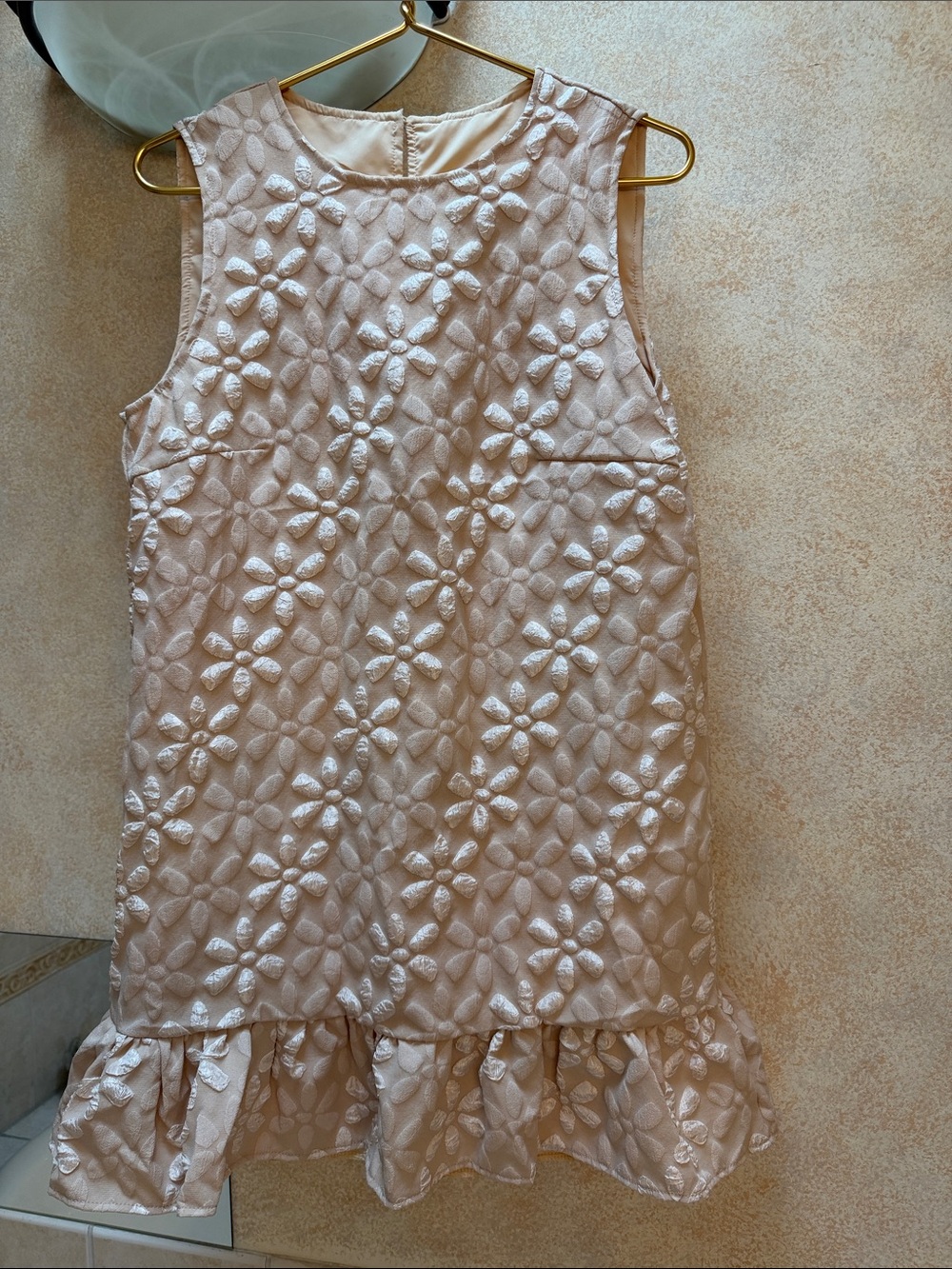 Sleeveless Floral Embroidered Ruffle Hem Dress  - Blush color, size Medium
